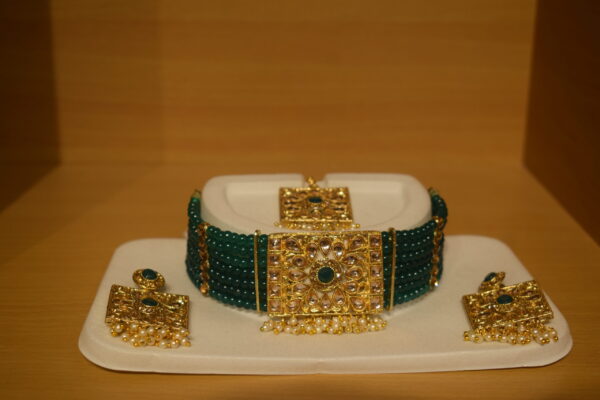 Rajputi Chokar Set With Green Moti - Image 3