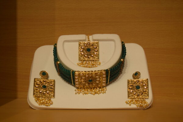 Rajputi Chokar Set With Green Moti - Image 2